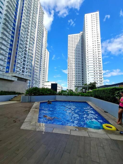 Grass Residences T4 383 Manila Bagian luar foto